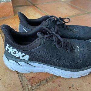 Barely worn hoka shoes mens 10.5